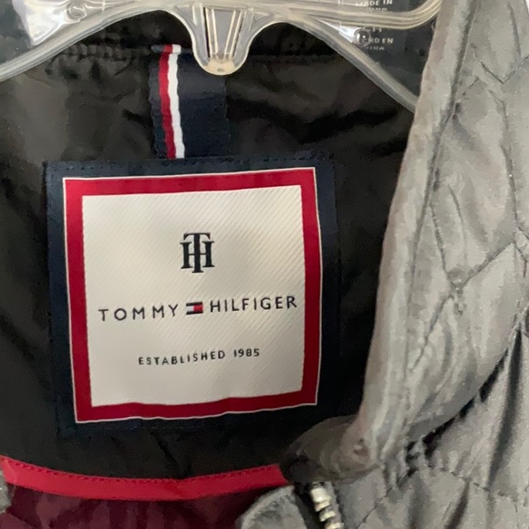 Women’s size small Tommy Hilfiger jacket never worn. Size small - Picture 2 of 4